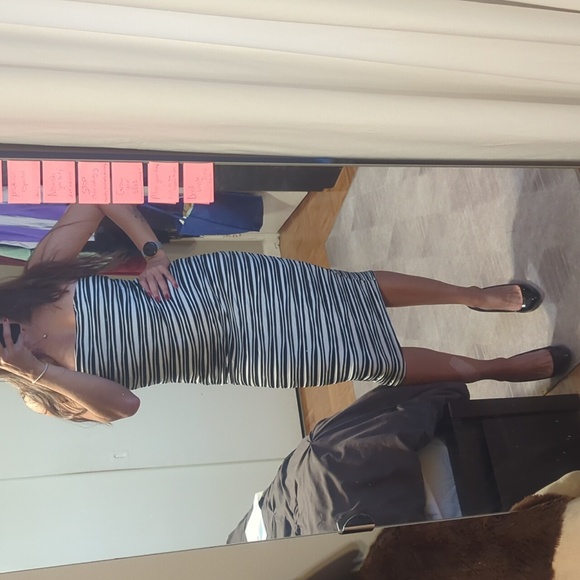 BNWT bebe bodycon dress very flattering - Picture 3 of 4